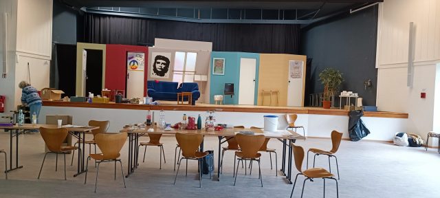 Bühnenbau beim Schnibbeltheater